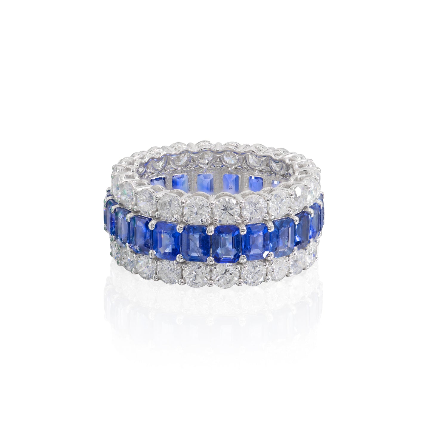 SAPPHIRE AND DIAMOND RING